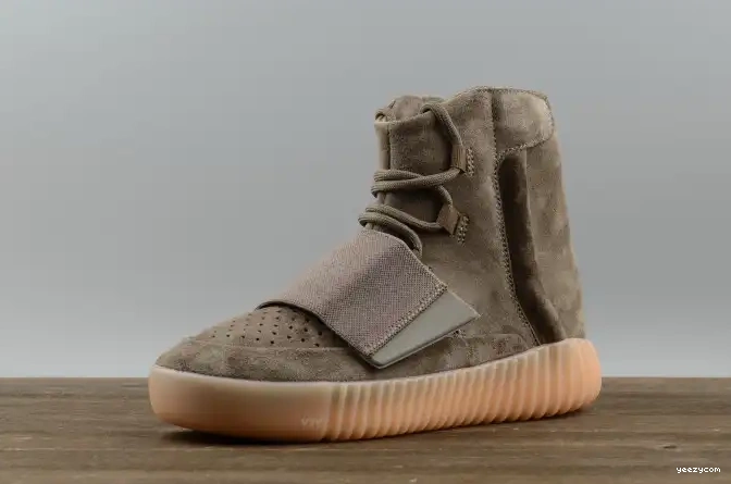 adidas Yeezy Boost Light Brown 750 BY2456 0526